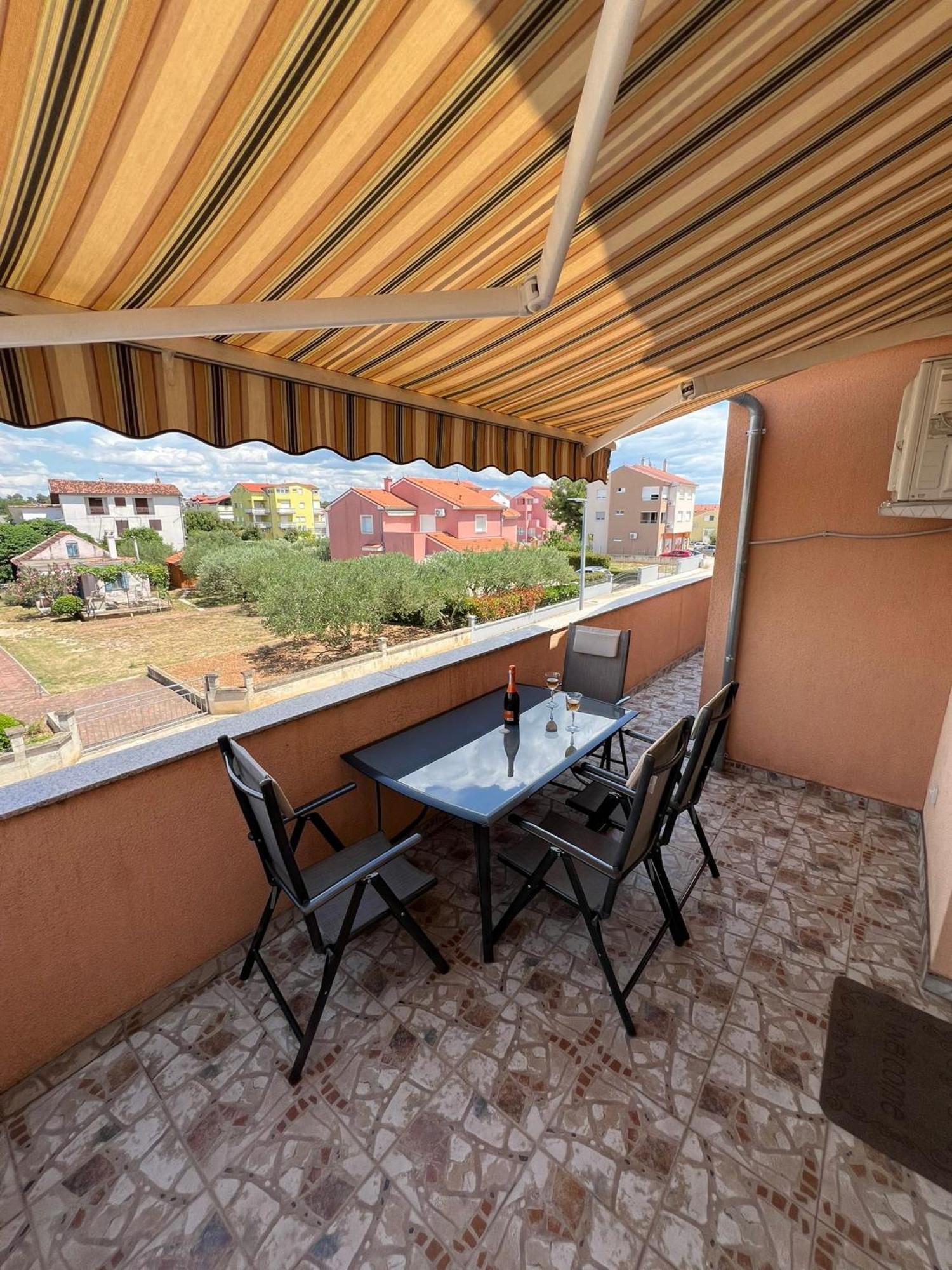 Apartment A&B Biograd Na Moru Esterno foto